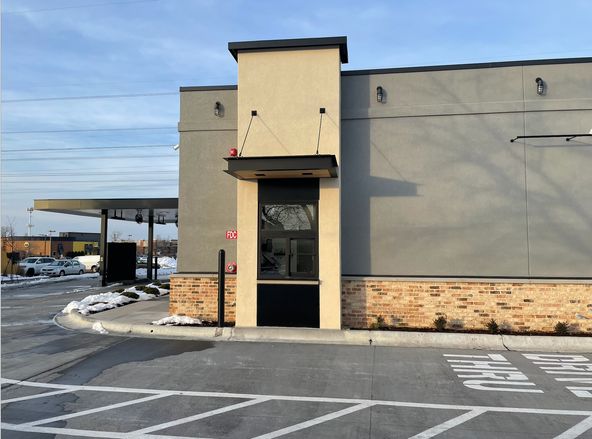 Raising Cane's Chicken Fingers: 3065 White Bear Ave N, Maplewood, MN 55109